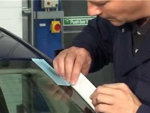 Using 3M Trim Masking Tape to Pull Back Pliable Rubber Moldings for Car Painting & Vehicle Wrap