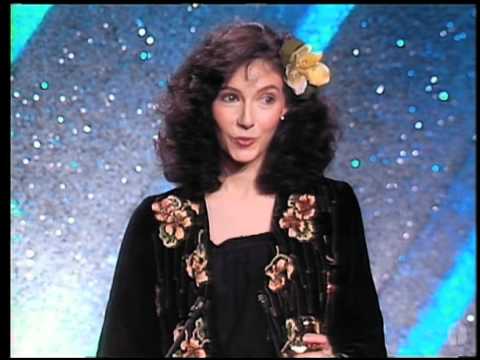 Thumbnail of the video: Mary Steenburgen winning Best Supporting Actress