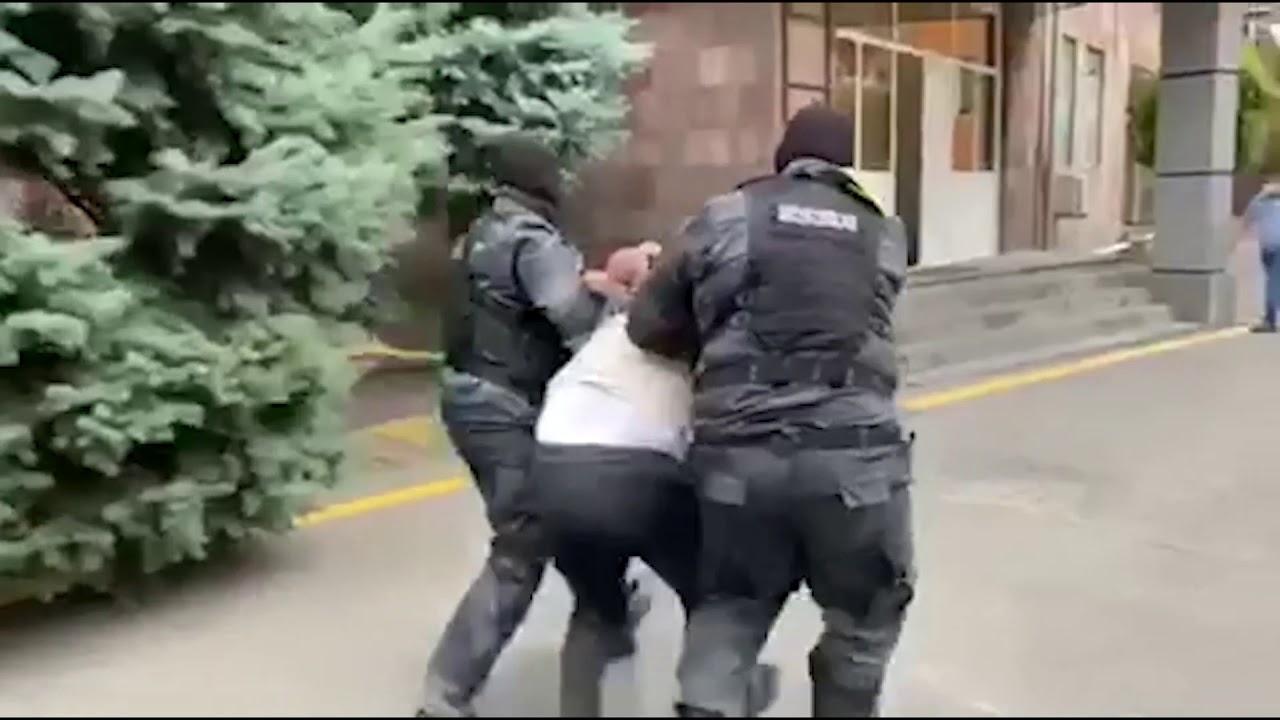 Ինչպես է բերման ենթարկվել «Վստրեչի ապեր»-ը. ոստիկանությունը տեսանյութ է հրապարակել