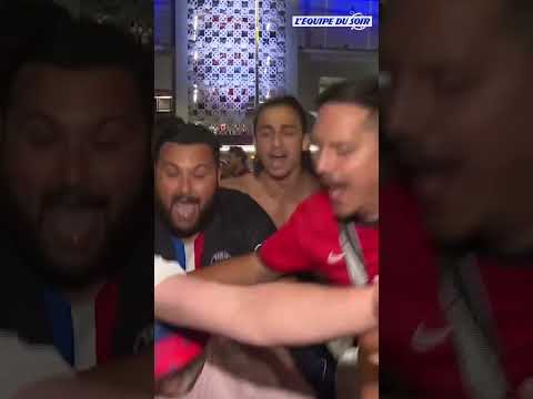 🤩​🫶​ Yoann Riou porté en triomphe par des supporters parisiens #psg #football #liguedeschampions