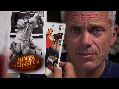 SUPER-SIZE Eel Attack | HORROR STORY | River Monsters