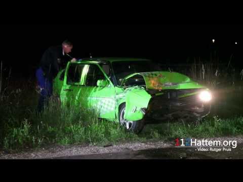 Dronken automobilist botst tegen boom Werlerweg Epe - ©112Hattem.org