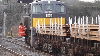 preview picture of video 'Irish Rail 071 Class loco 088 + Steel Rail Train - Kildare Station'
