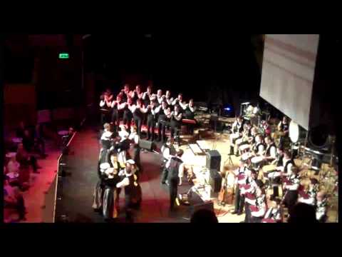 Strathclyde Police & Bagad Lorient - Celtic Connections Concert
