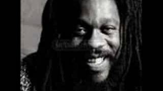 Dennis Brown - The Closer I Get To You