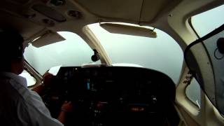 preview picture of video 'Cessna 421 VOR DME 2 RWY 15 MMCV IMC'