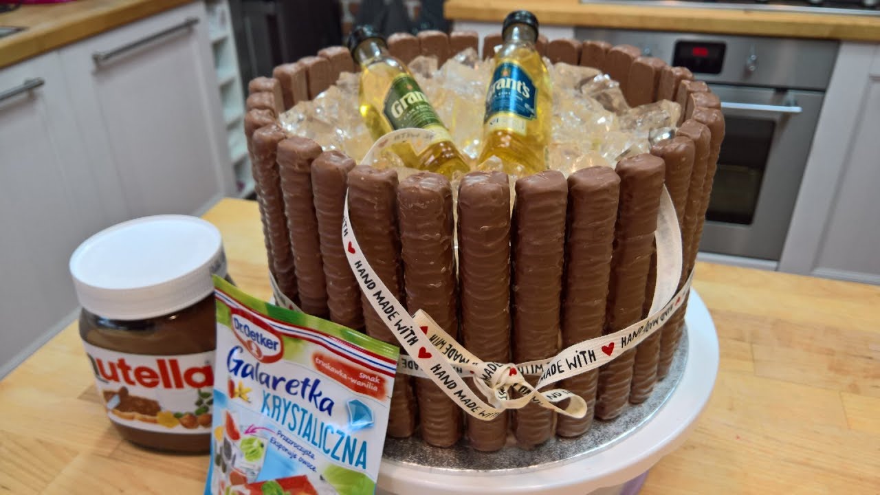 Tort beczka z kostkami lodu