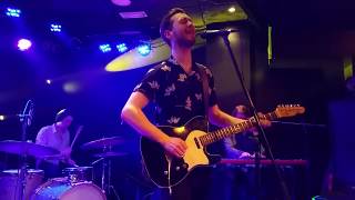 LAURENCE JONES  "Take me".  Santander