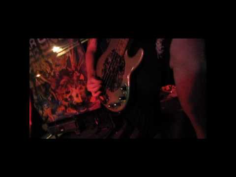 Iwrestledabearonce - You Ain't No Family LIVE from Rocko's in Manchester, NH 06-28-10