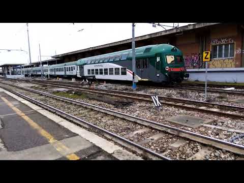 E464 242+5 MDVC+pilota 2 piani Trenord - Milano Greco - 27/02/2023