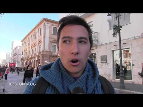 Gli studenti di KR dicono NO al bullismo e all'omofobia. Kroton Vlog