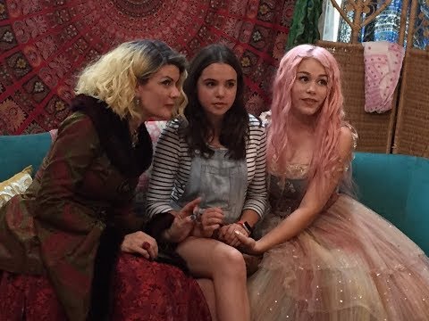 Annabelle Hooper and the Ghosts of Nantucket- with Bailee Madison