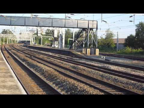37602 and 37610 on 4S45 Daventry to Mossend