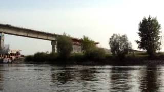 preview picture of video 'Budowa mostu na Wiśle Kwidzyn lipiec 2012.mpg'