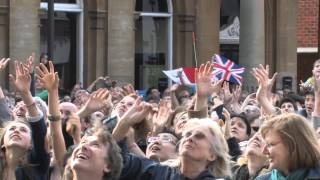 preview picture of video 'Abingdon Bun Throwing - Royal Wedding 29/4/11'