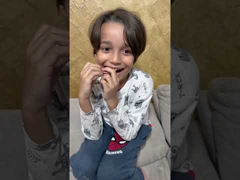 Meu filho  do Rj #aventurasdothéo provando pinhão típico do Paraná