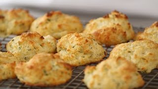 A Super Easy Way to Make Cheddar Biscuits- Kitchen Conundrums with Thomas Joseph