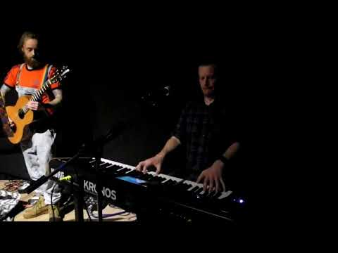 Acoustic Pigs on the wing   Ringing of the Division Bell