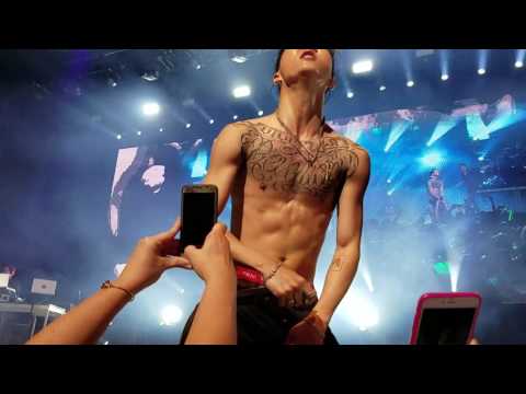 비에이피 B.A.P. Bang Bang Atlanta LOE fancam shirtless Yongguk 용국
