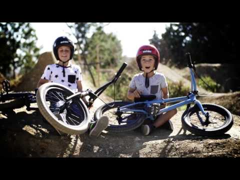 Marco y Lucas BMX. Flybikes 2017 Kids Complete Bikes   Neo 16 & Nova 18.