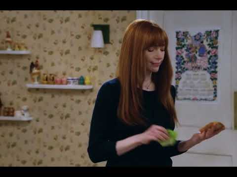 Jay flirts with Donna | S2E2 | That 90s Show