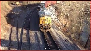 preview picture of video 'Railfanning the Clinchfield rr Northbound Mixed Train in Spruce Pine nc'