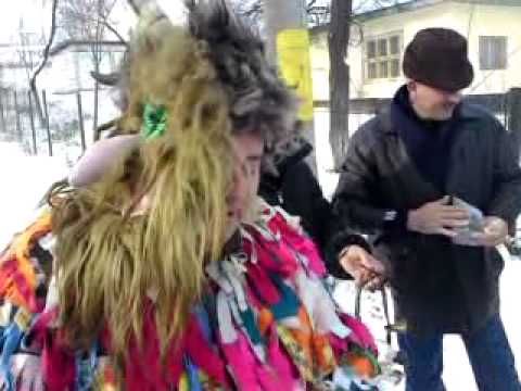 Uratori Rusenii Noi, jud .Iasi 2011 part. 1.MP4