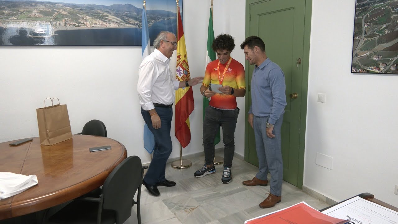 Reconocimiento para los corredores del torneo Nacional de Policías de BTT