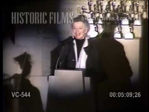 Katharine Hepburn at the Counsel Fashion Designers (January, 1986)