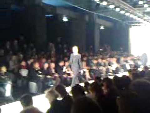 Milan Fashion Week Woman: Gaetano Navarra F/W 2009/2010 (breve)