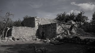 preview picture of video 'Urban Exploration - Abandoned Village (Roustika, Greece)'