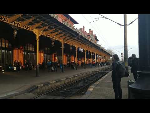 Tren la peron ,, Atenție se execut manevre ,, Suceava