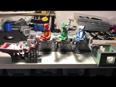 JK Brickworks Robot Dreams - 3 robots working