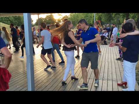 La Candela - Salsa social dancing