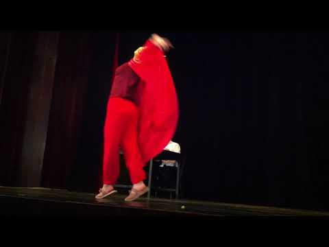 Studentii anului III - 'Mobilă și durere' (fragment 2/3)