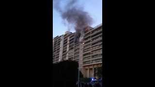preview picture of video 'Incendie à Mandelieu la Napoule : Une femme décède dans son appartement au 8ème étage'