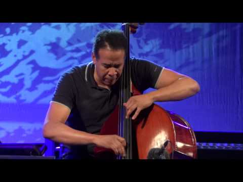 Stanley Clarke Great Acoustic Bass Solo (2011) (HQ)
