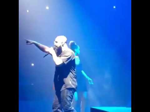 Drake Buries His Face RIGHT In Rihanna's Crotch During Miami Concert! WATCH!