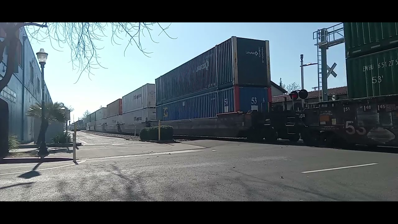 Union Pacific 8381 North @ Sacramento CA 1/26/2023