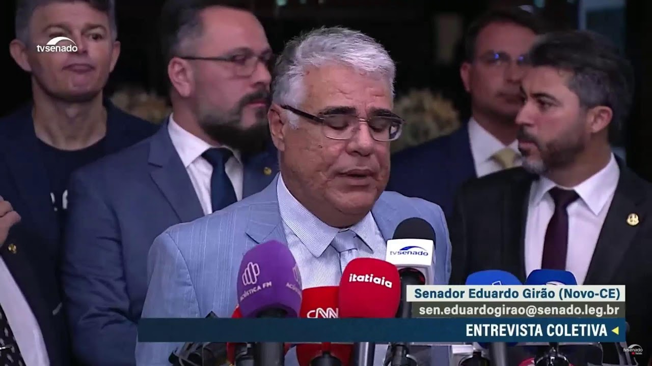 Coletiva de imprensa da Oposição, nesta quarta-feira, no púlpito da Presidência do Senado