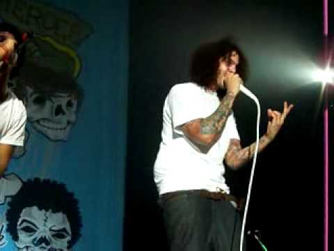 Gym Class Heroes with Patrick Stump- Clothes Off!