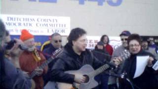 Pete Seeger sings in support of WI Union Workers at the HVALF Rally