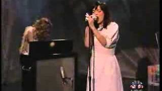 Björk - Cocoon - Live Performance -  Subtítulos Español - J L T S - 19 / 10 / 2001