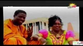 Abraham Pipo Diop et Ngone Ndiaye Ngueweul dans Couple Bi