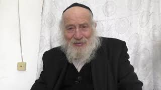 האוכל בצל קלוף דמו בראשו