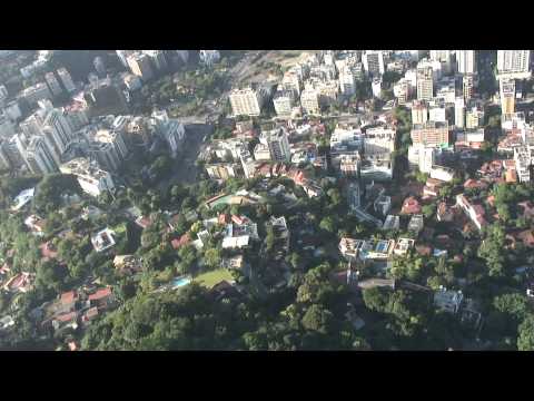 Jeb Corliss flying under the Christ Statue