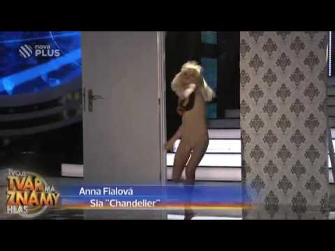 Anna Fialová jako Sia ,,chandelier''