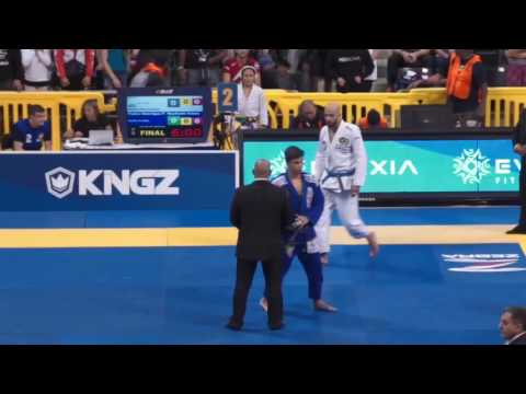 (Highlight) Pedro Machado (Gordo Jiu Jitsu) 2017 IBJJF World Championships Blue Belt Med Hvy Finals
