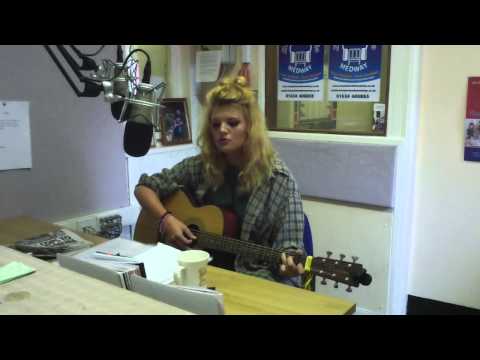 danielle burton songbird fleetwood mac cover live sessions with alan hare hospital radio medway