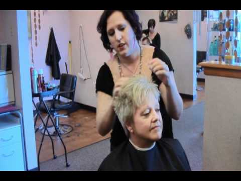 How to do a quick and sassy women's short hairstyle